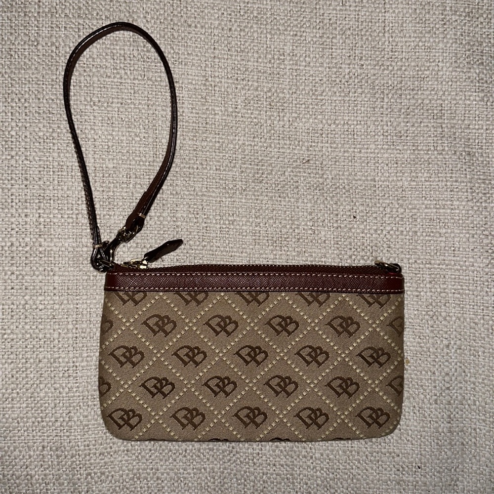 Dooney & Bourke wristlet